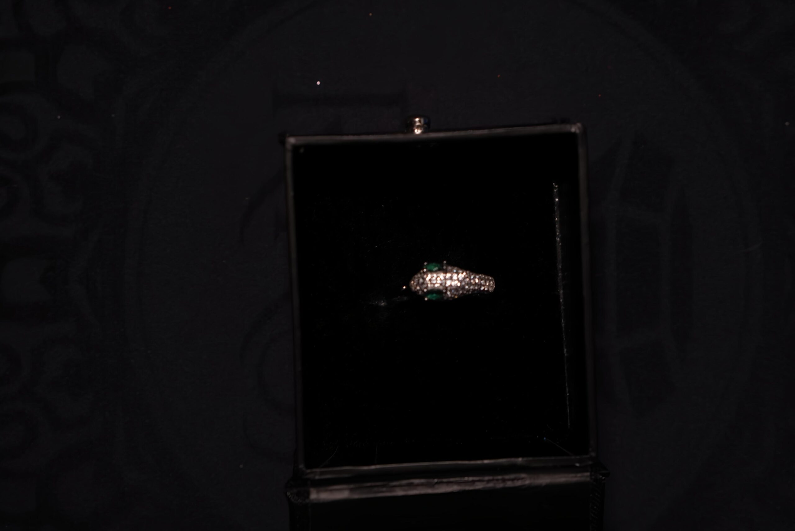 Limited edition serpent with stone ring - Image 3